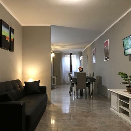 Anfite Apartments Castelletto Peschiera del Garda Luaran gambar
