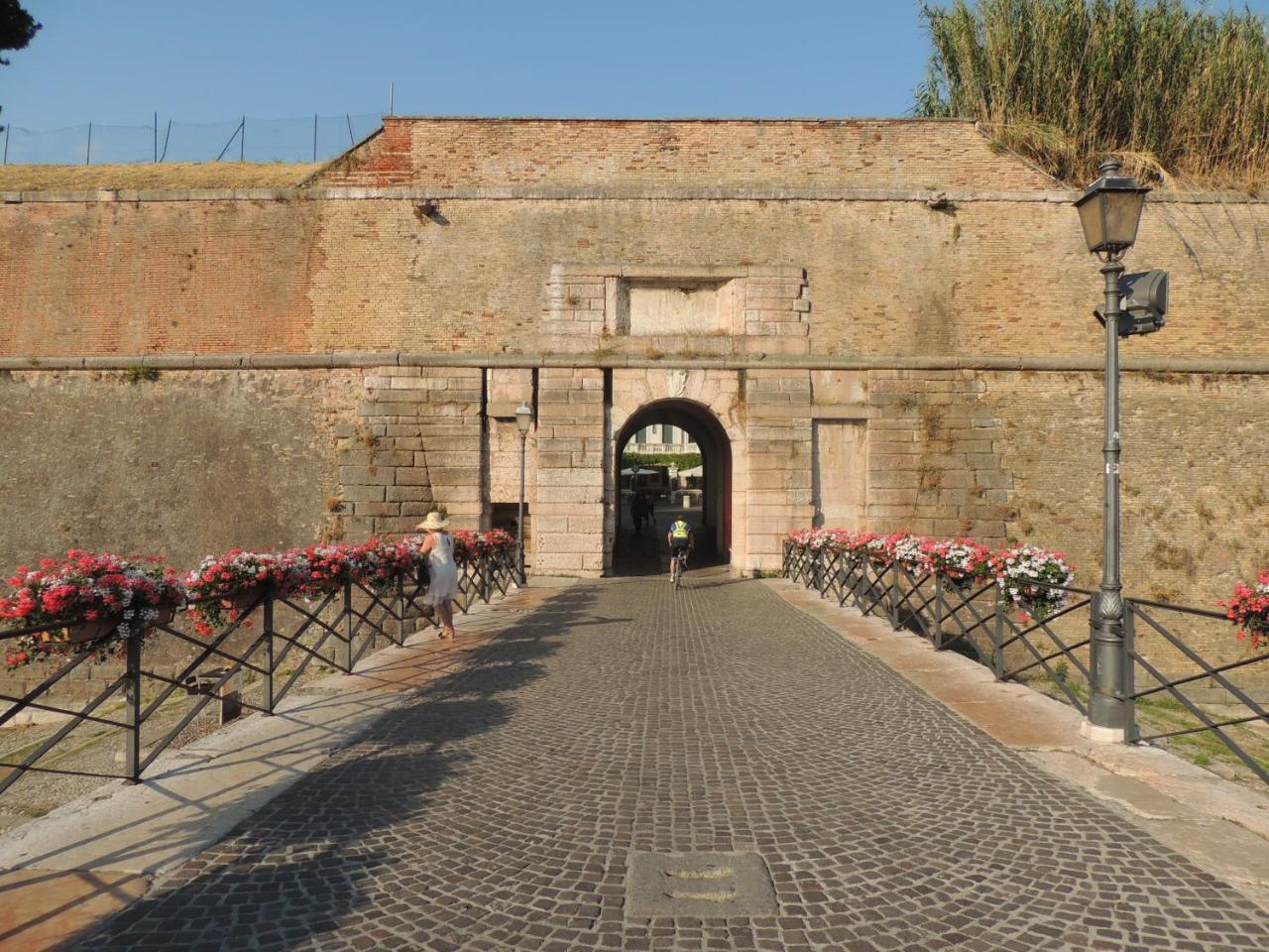 Anfite Apartments Castelletto Peschiera del Garda Luaran gambar