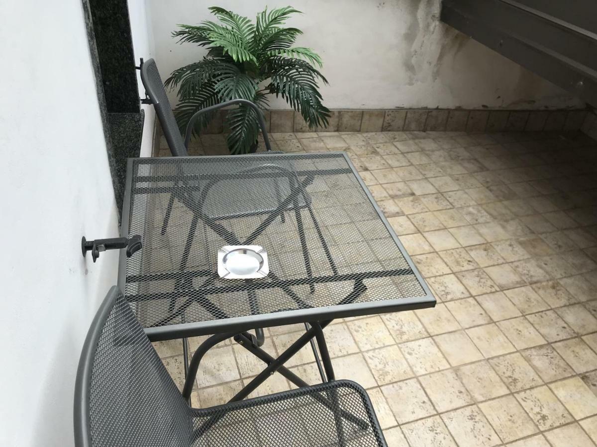 Anfite Apartments Castelletto Peschiera del Garda Luaran gambar