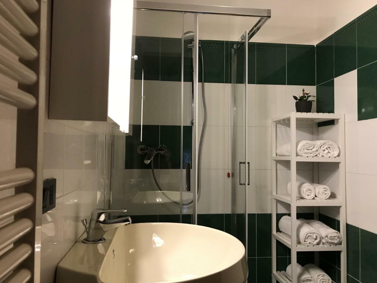 Anfite Apartments Castelletto Peschiera del Garda Luaran gambar