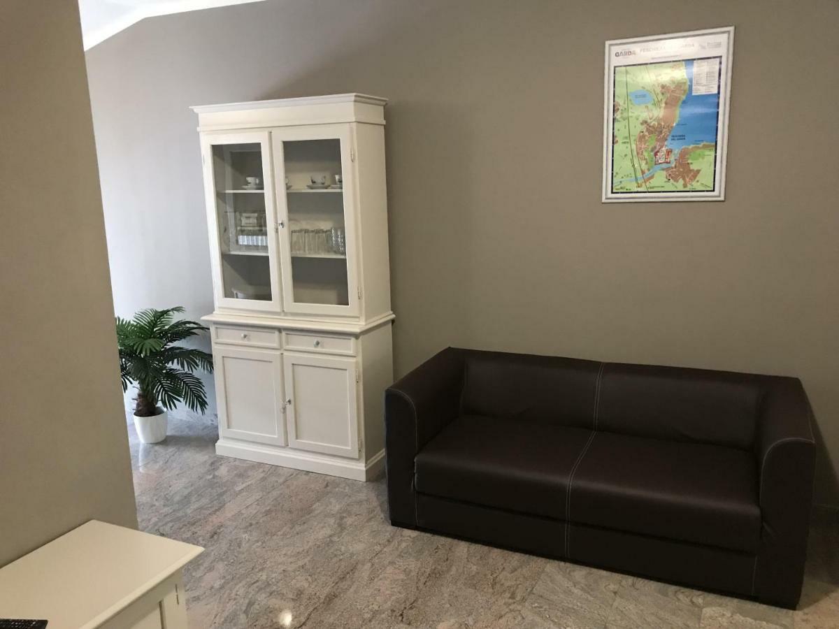 Anfite Apartments Castelletto Peschiera del Garda Luaran gambar