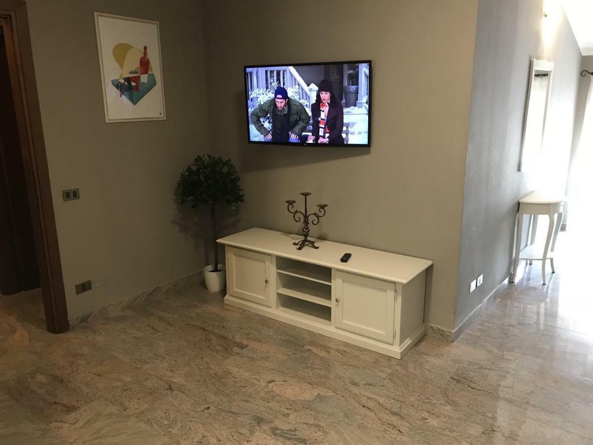 Anfite Apartments Castelletto Peschiera del Garda Luaran gambar