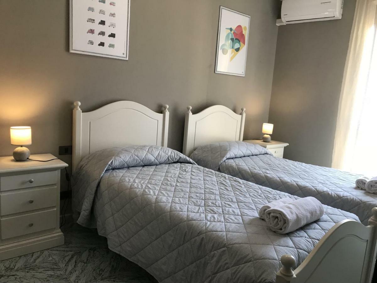 Anfite Apartments Castelletto Peschiera del Garda Luaran gambar