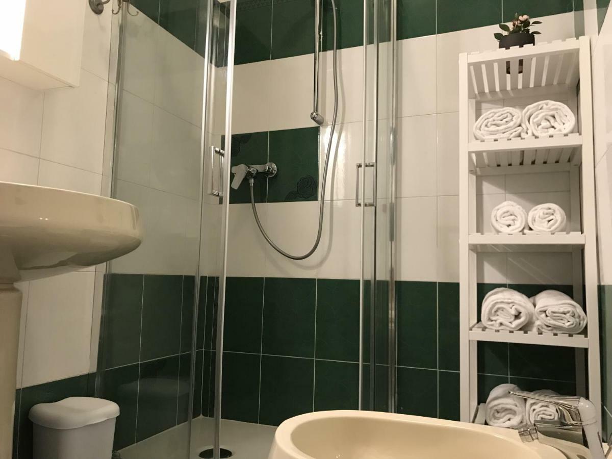 Anfite Apartments Castelletto Peschiera del Garda Luaran gambar