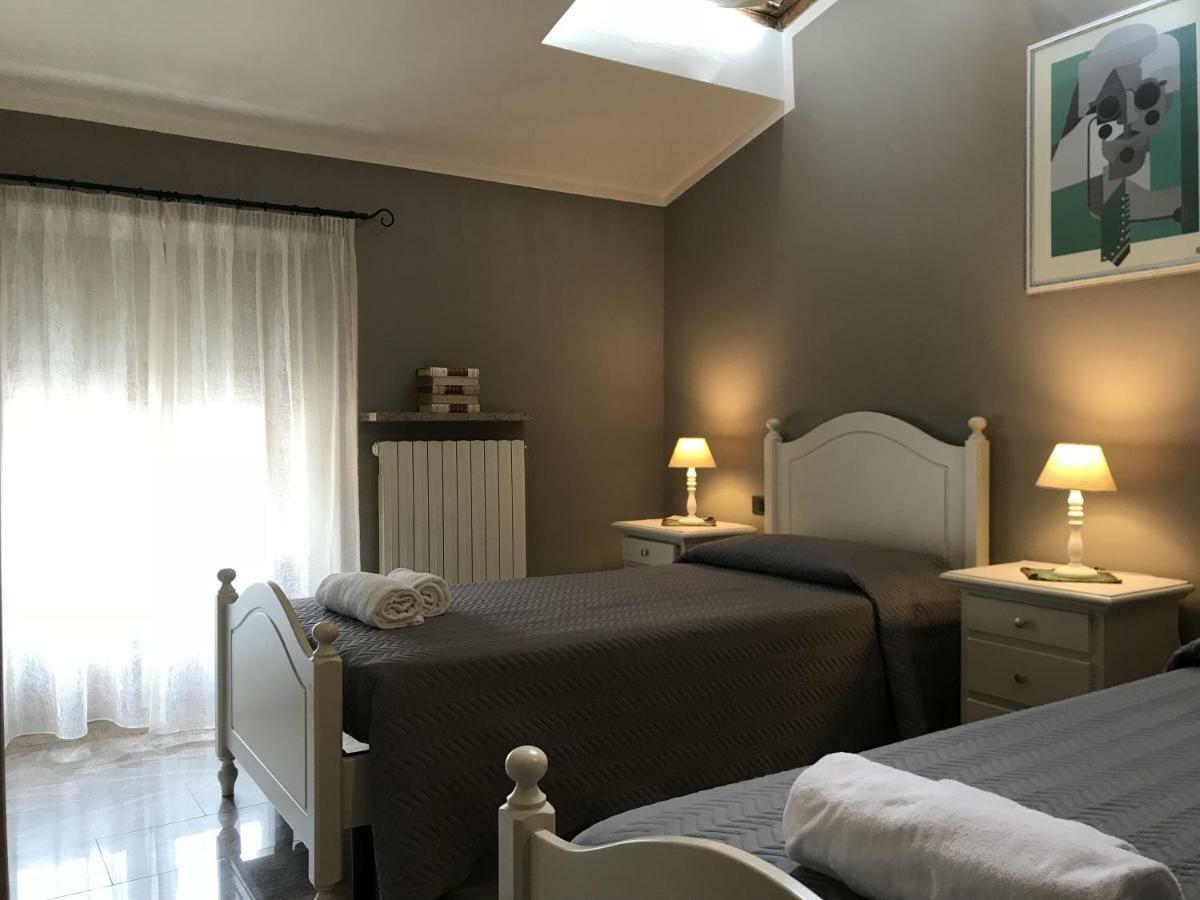 Anfite Apartments Castelletto Peschiera del Garda Luaran gambar