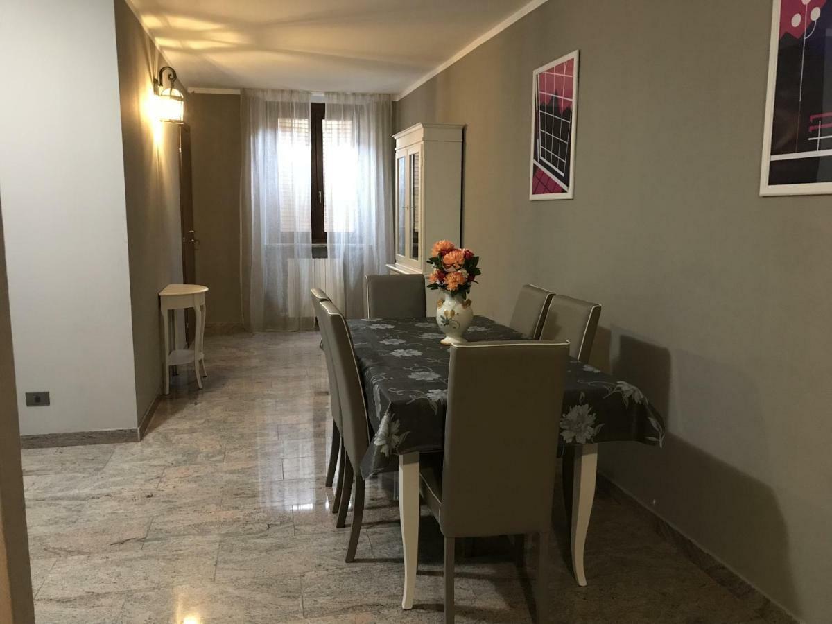 Anfite Apartments Castelletto Peschiera del Garda Luaran gambar